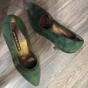 Vintage Anne Klein Couture emerald green suede heels